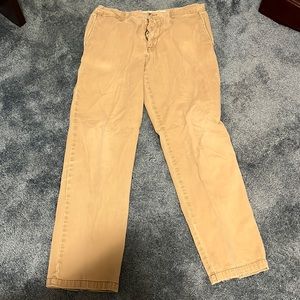 Men’s Old Navy classic khakis.   Size 33 x 32
